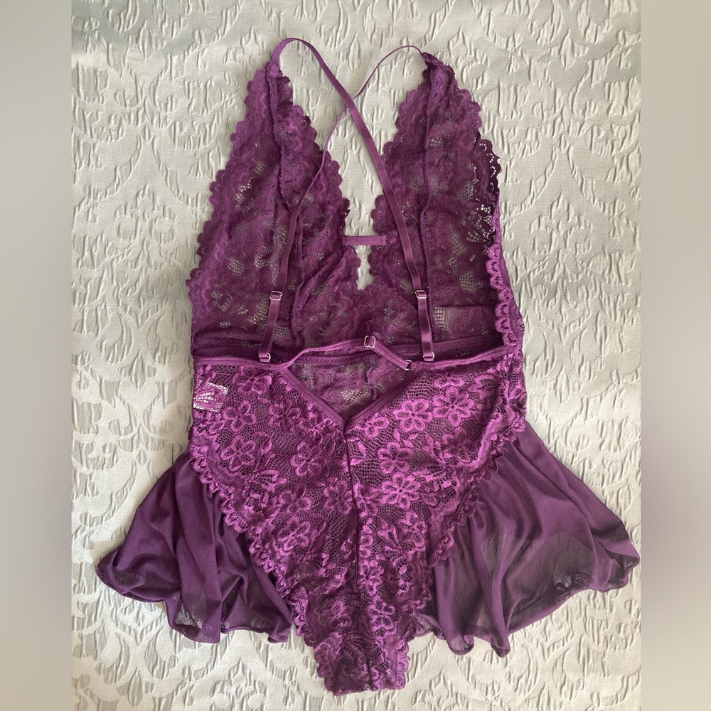 NEW Women’s Dark Violet Scallop Trim Floral Lace Teddy - Picture 4 of 8